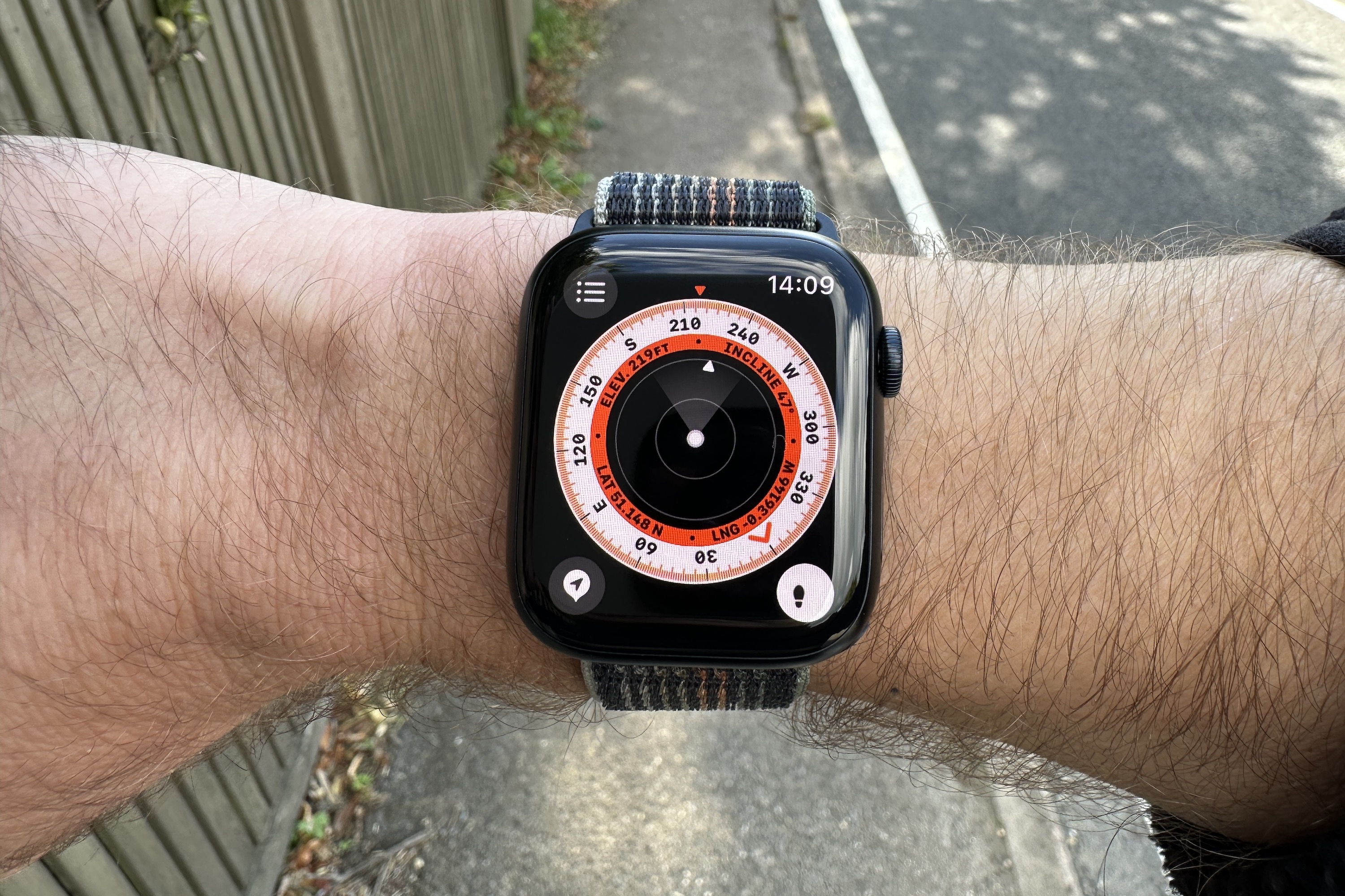 Back Track showing the direction to walk on the Apple Watch Series 8.